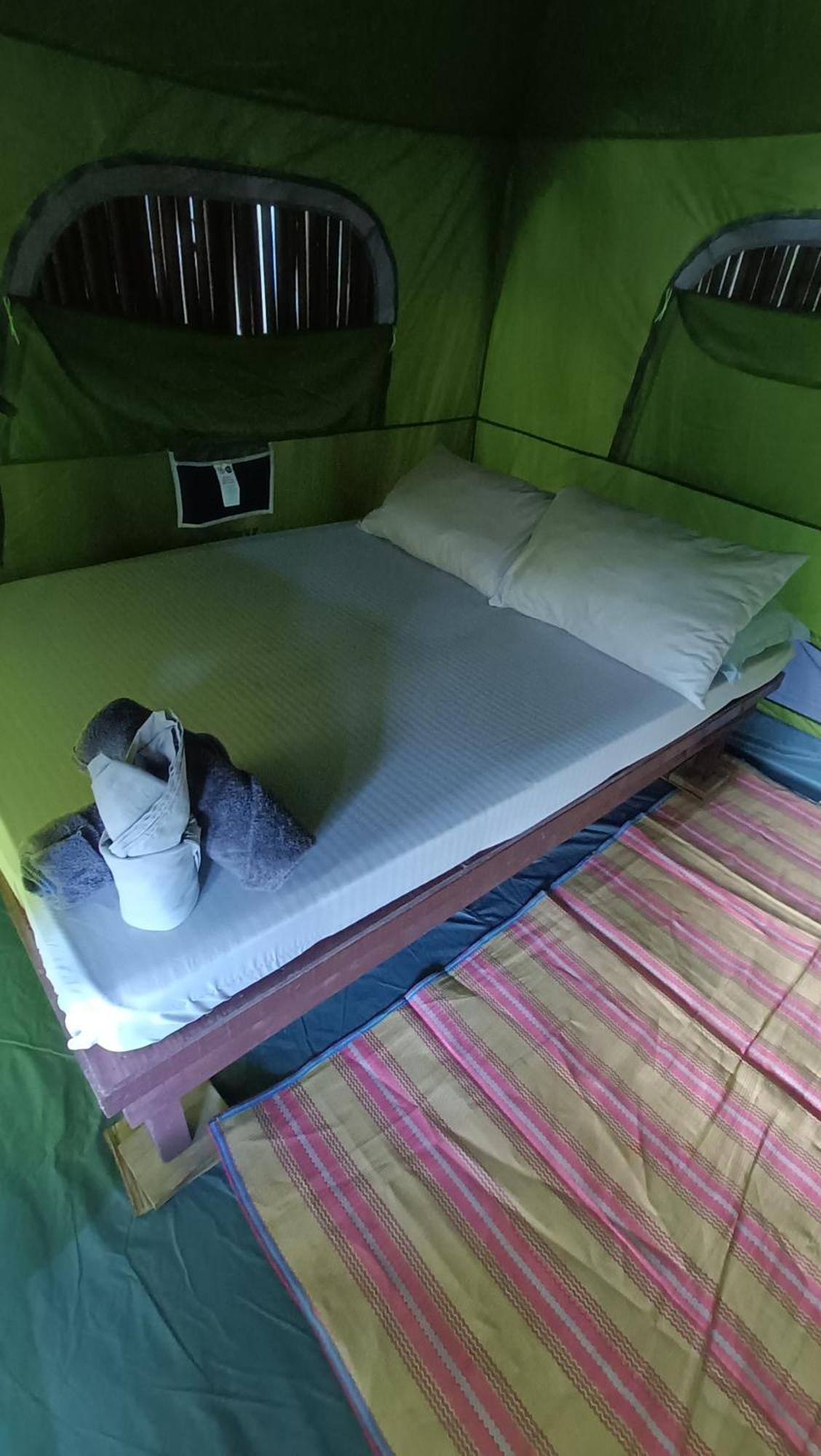 Tony'S Country Glamping With Chalet With Private Wash Room Accommodation El Nido Buitenkant foto